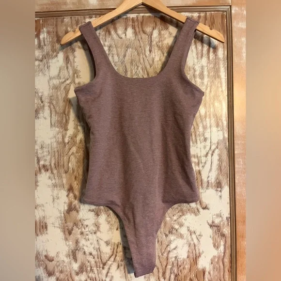 Vuori Sleeveless Halo Bodysuit, Zion Rose Heather - S - Picture 4 of 7